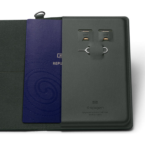 מחזיק דרכון אוניברסלי מבית Spigen